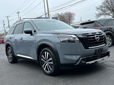2023 Nissan Pathfinder Platinum