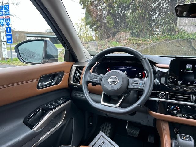 2023 Nissan Pathfinder Platinum