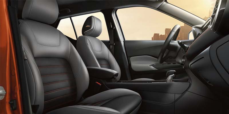 2023 Nissan Kicks interior